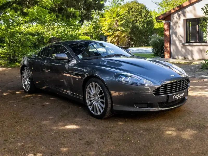 Gris Utilisé 2006 Aston Martin DB9 Coupé | 48 000 € - Image 1/4