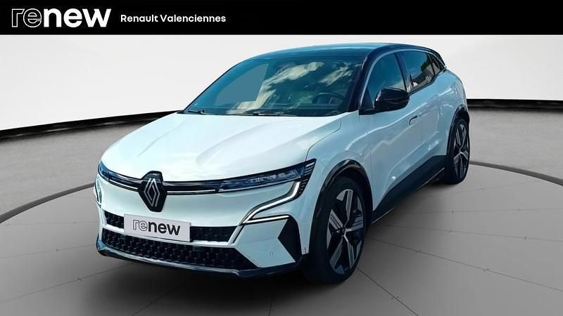 Blanc Occasion 2022 Renault Mégane Iconic Berline | 24 499 € (Prix juste) - Image 1/4