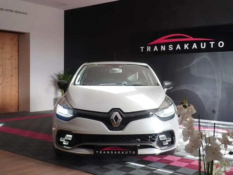 Occasion Renault Clio IV Trophy 220 ch (161 kW) 2016 Blanc Berline