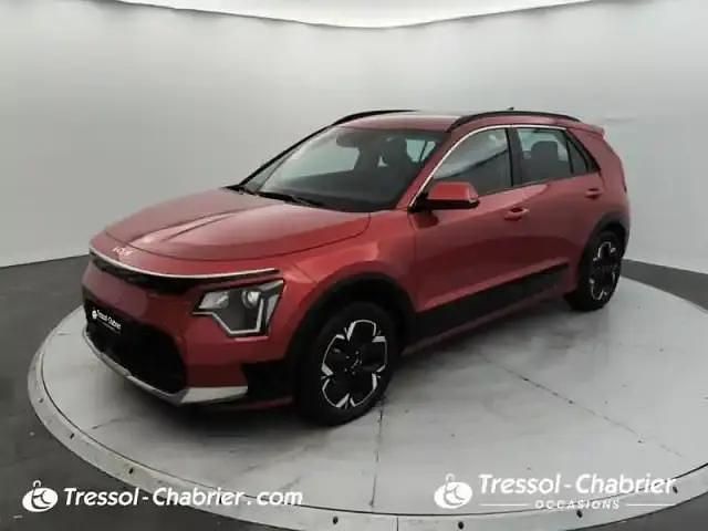 Runway red Occasion 2023 Kia e-Niro Active SUV | 25 549 € (Prix juste) - Image 1/4