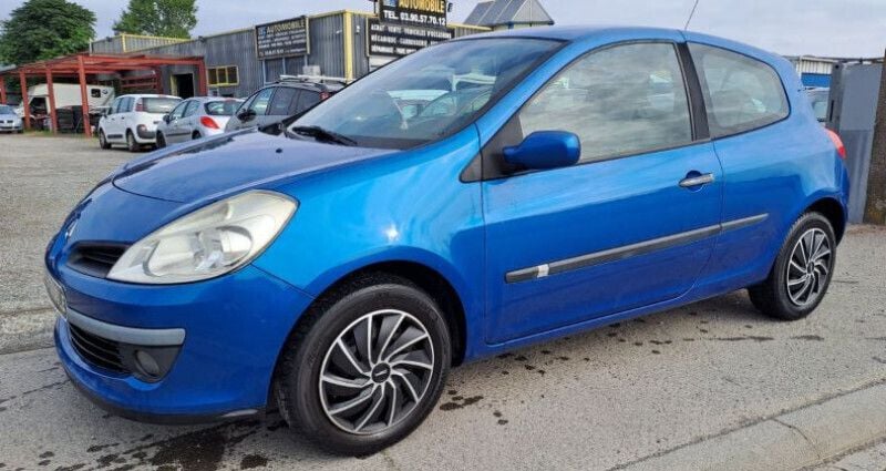 Occasion 2006 Renault Clio III Citadine | 2 990 € - Image 1/4