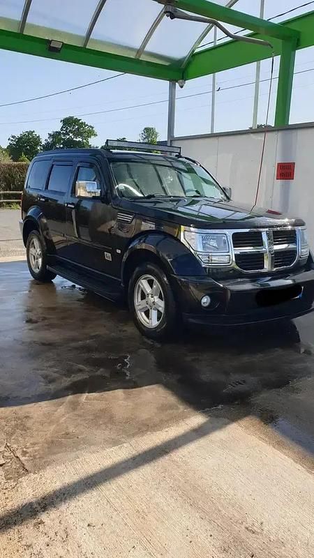 Noir Utilisé 2009 Dodge Nitro SXT SUV | 7 000 € - Image 1/4
