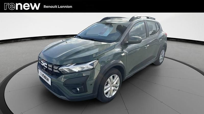 Vert Utilisé 2024 Dacia Sandero Expression Citadine | 16 590 € - Image 1/4