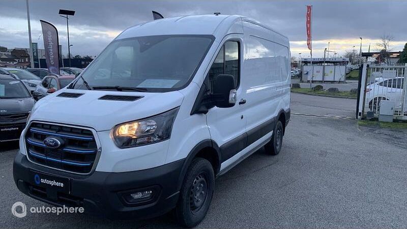 Blanc Utilisé 2023 Ford Transit Business Edition Van | 44 799 € (Prix assez cher) - Image 1/4