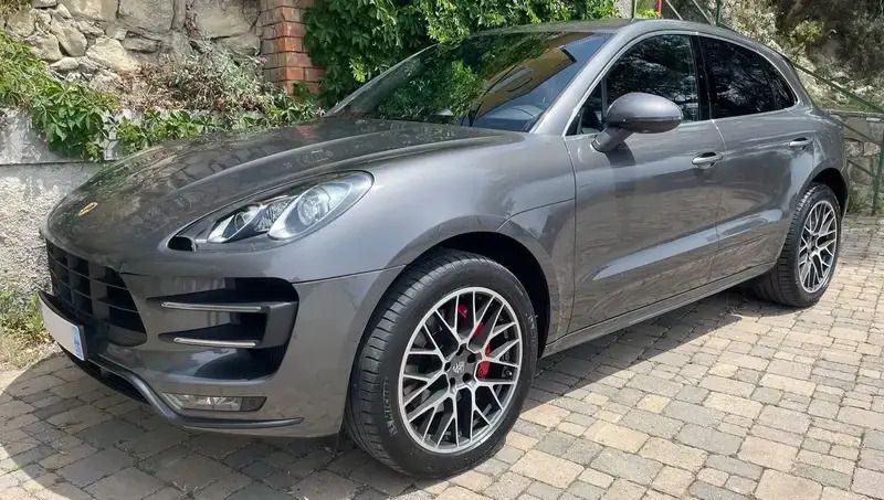 Gris Utilisé 2014 Porsche Macan Turbo SUV | 51 990 € (Prix cher) - Image 1/4