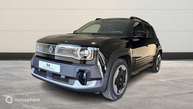 Noir Utilisé 2025 Renault 4 E-Tech Evolution SUV | 32 590 € - Image 1/4