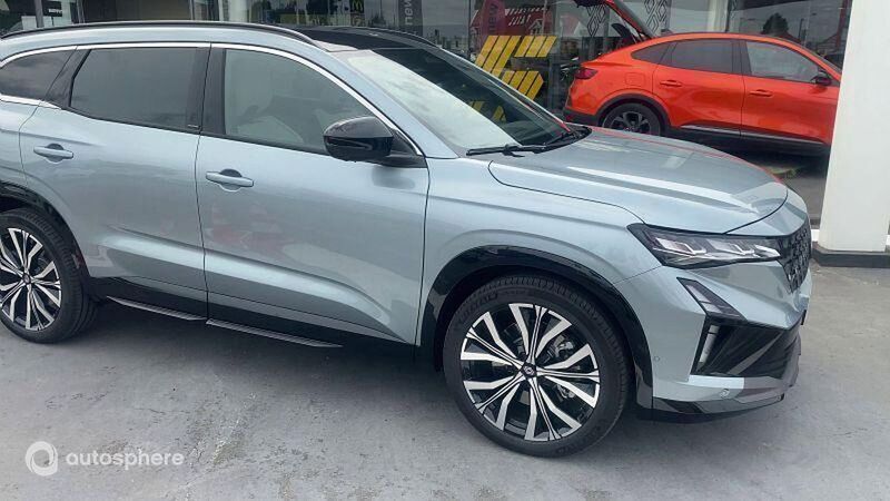 Gris Utilisé 2025 Renault Espace Iconic Monospace | 45 999 € (Prix assez cher) - Image 1/4