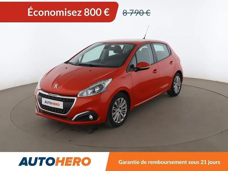 Orange Utilisé 2018 Peugeot 208 Signature Sky Citadine | 7 990 € (Prix juste) - Image 1/2