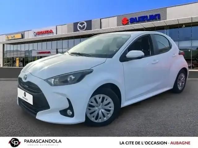 Blanc Utilisé 2023 Toyota Yaris Hybrid Berline | 18 990 € (Prix juste) - Image 1/4