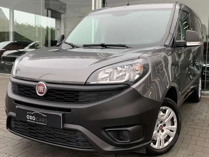 Gris Occasion 2021 Fiat Doblò Monospace | 11 900 € (Prix juste) - Image 1/4
