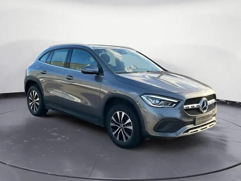 Gris Occasion 2022 Mercedes GLA200 Business SUV | 31 990 € (Super prix) - Image 1/4