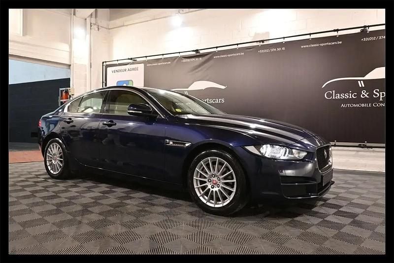 Bleu Utilisé 2016 Jaguar XE Berline | 8 450 € (Super prix) - Image 1/4