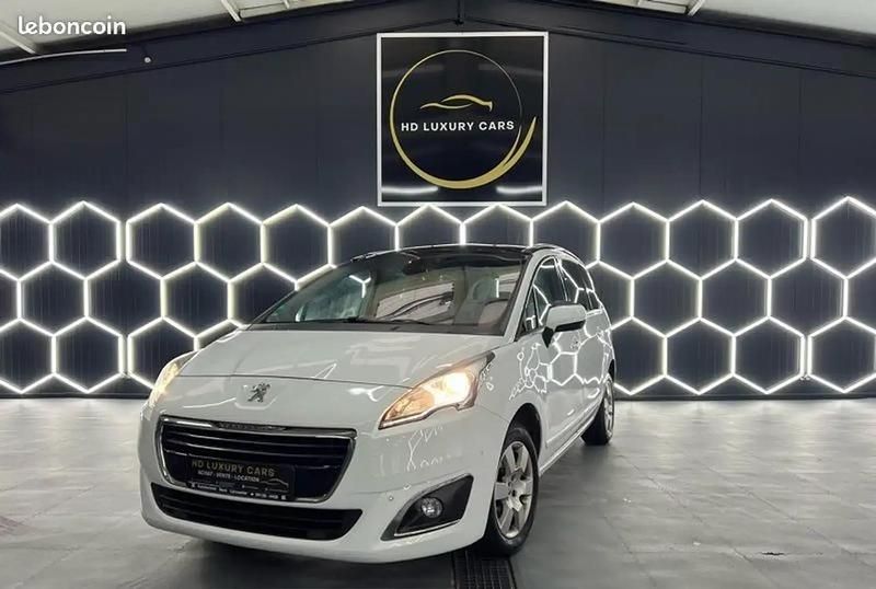 Blanc Utilisé 2016 Peugeot 5008 Monospace | 12 990 € - Image 1/4