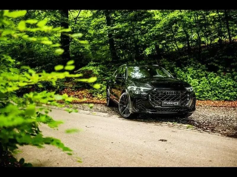 Noir Nouvelle 2024 Audi RS Q8 Sport SUV | 153 835 € - Image 1/4