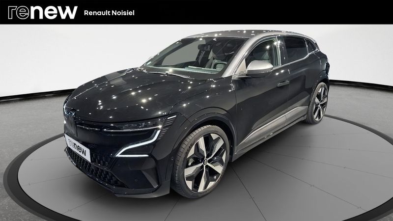 Noir Utilisé 2022 Renault Mégane Techno Berline | 24 990 € (Prix juste) - Image 1/4