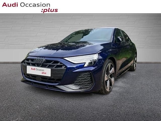 Bleu navarre métallisé Utilisé 2025 Audi A3 S-Line Berline | 37 687 € (Prix assez cher) - Image 1/4