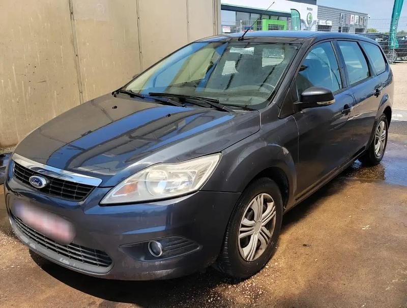 Bleu Utilisé 2010 Ford Focus Break | 3 500 € (Prix juste) - Image 1/4