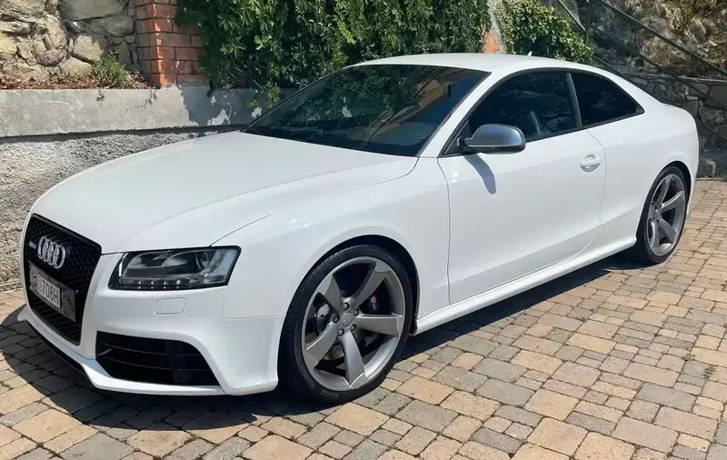 Blanc Utilisé 2011 Audi RS5 Sport Coupé | 38 990 € - Image 1/4