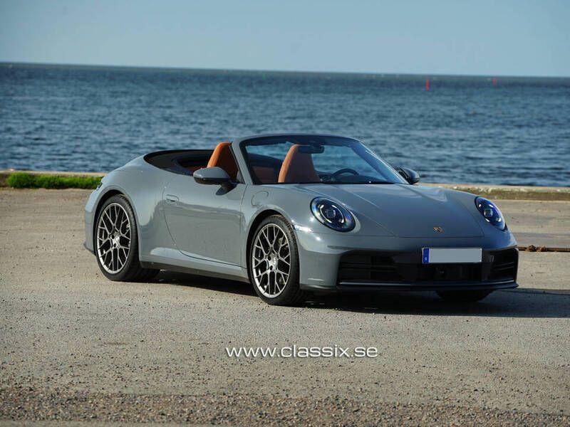 Gris Nouvelle 2024 Porsche 911 Carrera Cabriolet Cabriolet | 170 000 € - Image 1/4
