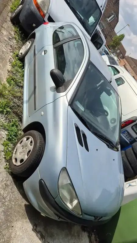 Utilisé 2001 Peugeot 206 Berline | 500 € - Image 1/4