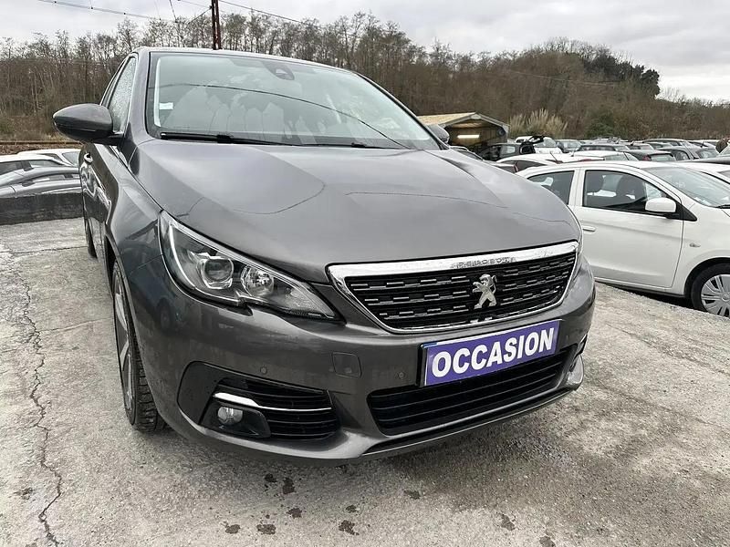 Gris Occasion 2019 Peugeot 308 Allure Berline | 14 990 € (Prix juste) - Image 1/4