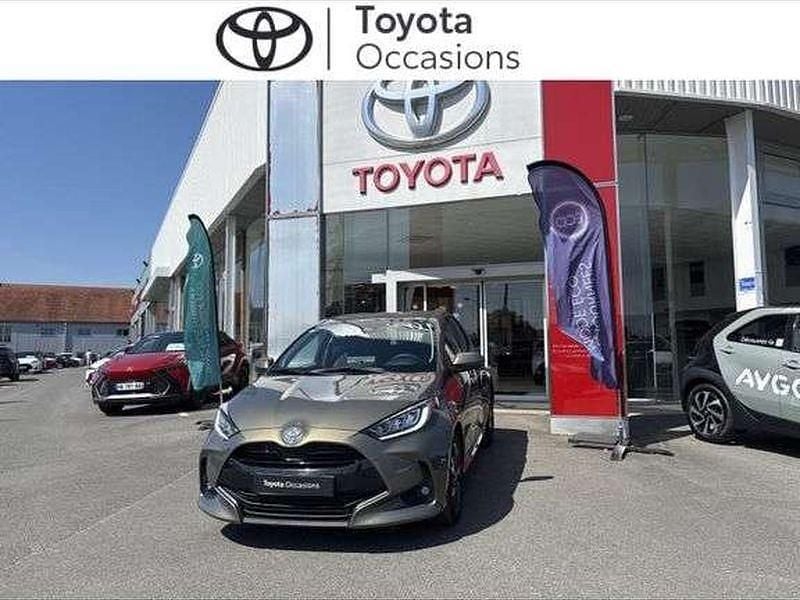 Utilisé 2025 Toyota Yaris Hybrid Design Berline | 23 480 € (Prix juste) - Image 1/1