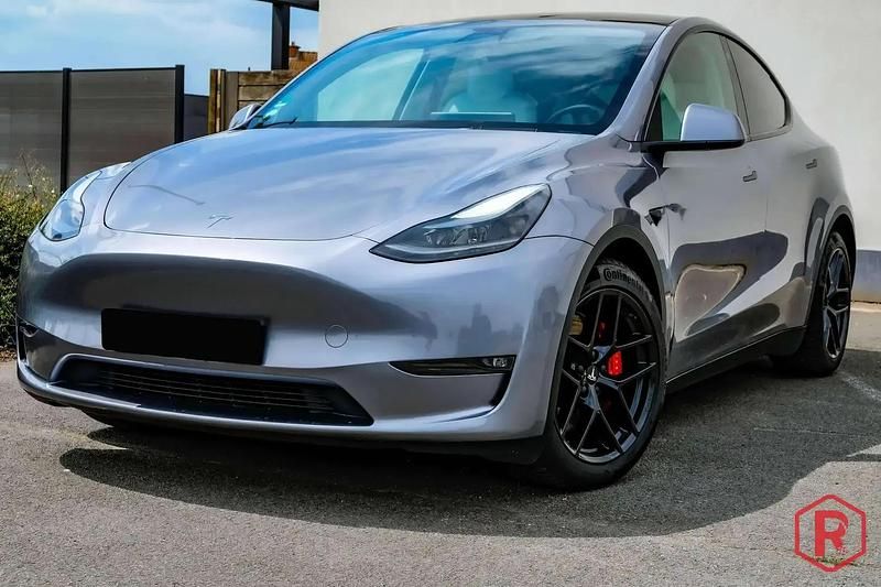 Gris Utilisé 2023 Tesla Model Y Performance SUV | 40 900 € (Prix juste) - Image 1/4
