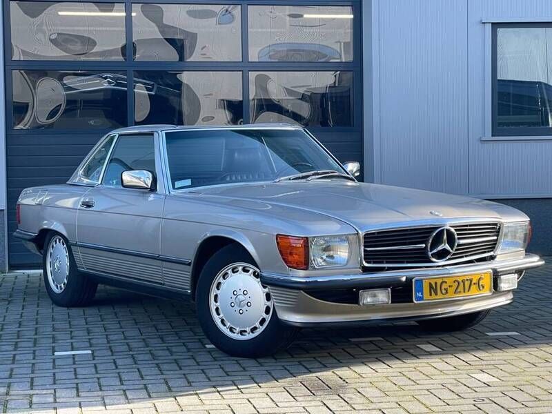 Beige Utilisé 1987 Mercedes 560 Cabriolet | 59 500 € - Image 1/4