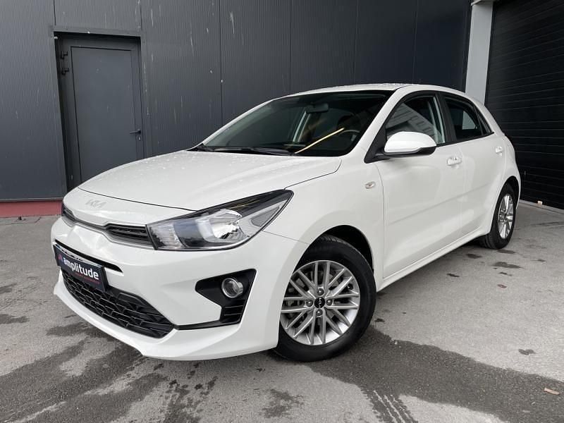 Blanc Utilisé 2022 Kia Rio Active Berline | 13 799 € (Prix juste) - Image 1/3
