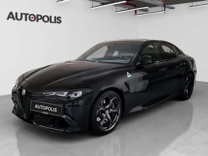 Noir Utilisé 2024 Alfa Romeo Giulia Quadrifoglio Verde Berline | 74 861 € (Prix juste) - Image 1/4