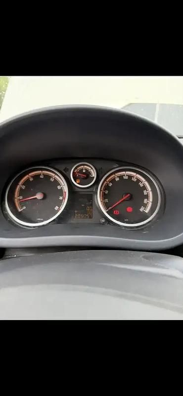 Bronze Utilisé 2008 Opel Corsa Essentia Berline | 900 € (Super prix) - Image 1/4