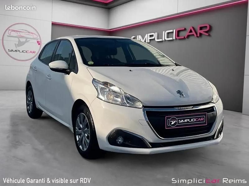 Blanc Occasion 2019 Peugeot 208 Active Citadine | 7 980 € (Super prix) - Image 1/4