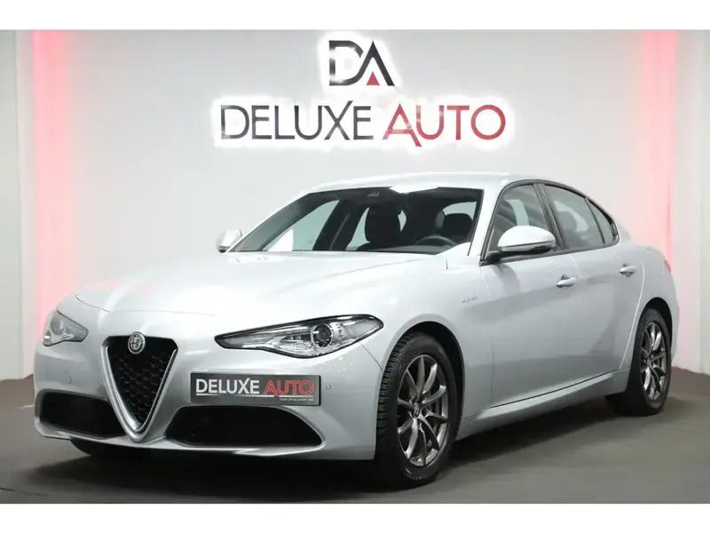 Gris Utilisé 2021 Alfa Romeo Giulia Super Berline | 18 590 € (Prix juste) - Image 1/4