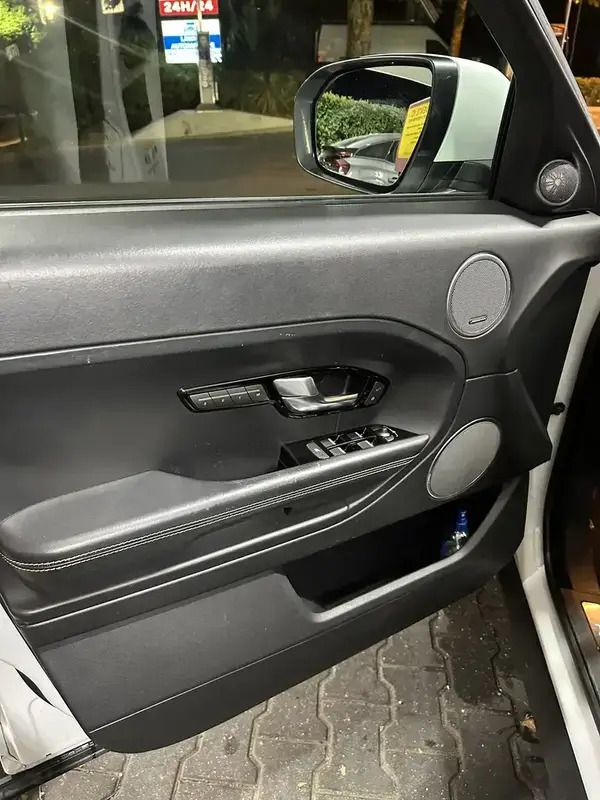 Image 2/4