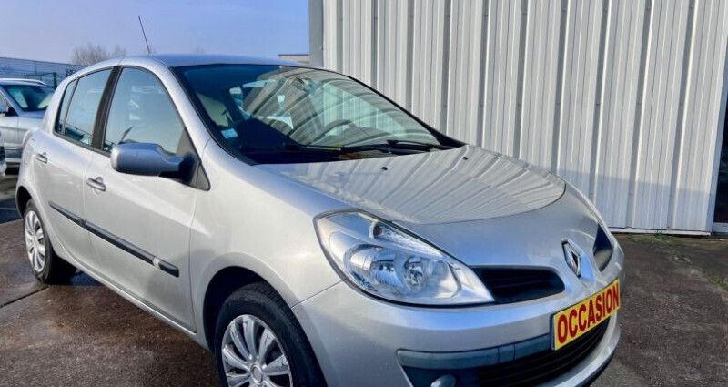 Utilisé 2007 Renault Clio II Privilege Citadine | 5 990 € (Prix cher) - Image 1/4