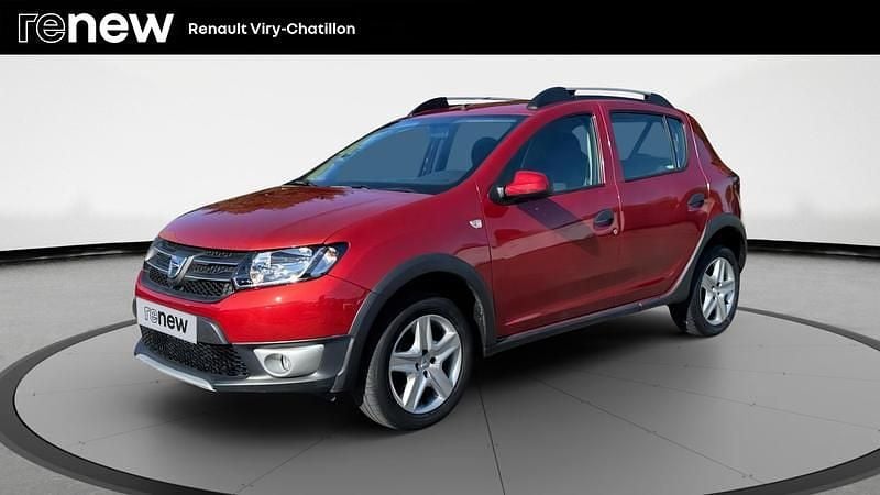 Rouge Utilisé 2016 Dacia Sandero Prestige Citadine | 10 990 € (Prix assez cher) - Image 1/4