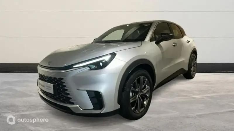 Gris Utilisé 2025 Lexus LBX SUV | 37 790 € (Prix juste) - Image 1/4