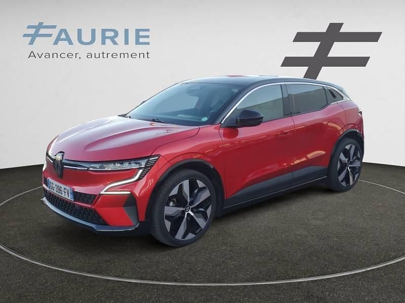 Rouge Occasion 2022 Renault Megane E-Tech Techno Berline | 22 990 € (Prix juste) - Image 1/4