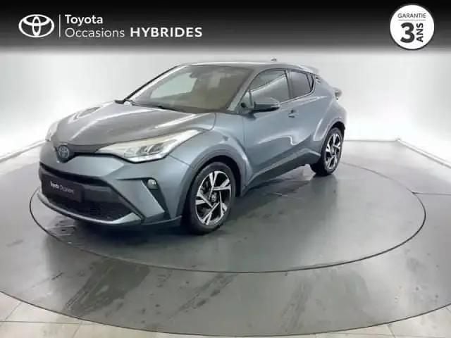 Gris celesti Occasion 2022 Toyota C-HR Design SUV | 21 890 € (Prix juste) - Image 1/4