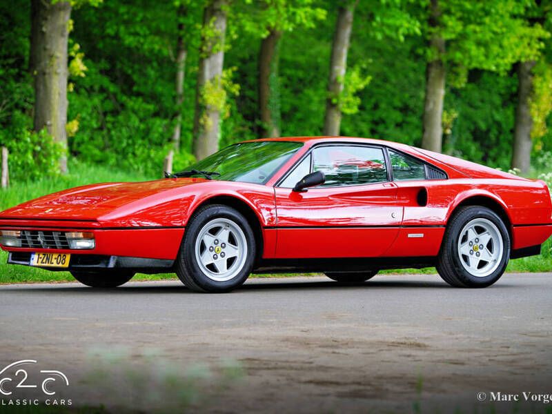 Rouge Utilisé 1986 Ferrari 328 Coupé | 114 500 € - Image 1/4