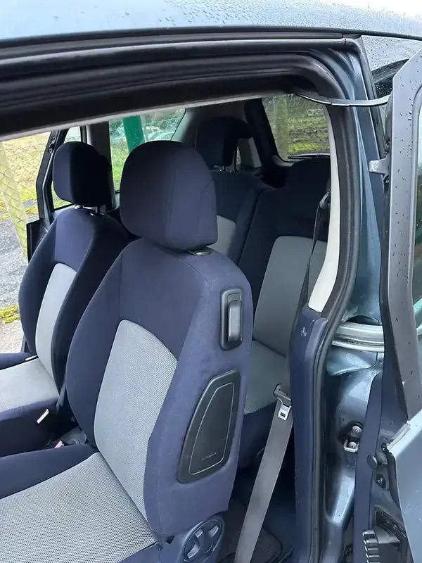 Gris Utilisé 2006 Peugeot 1007 Citadine | 3 300 € - Image 1/4