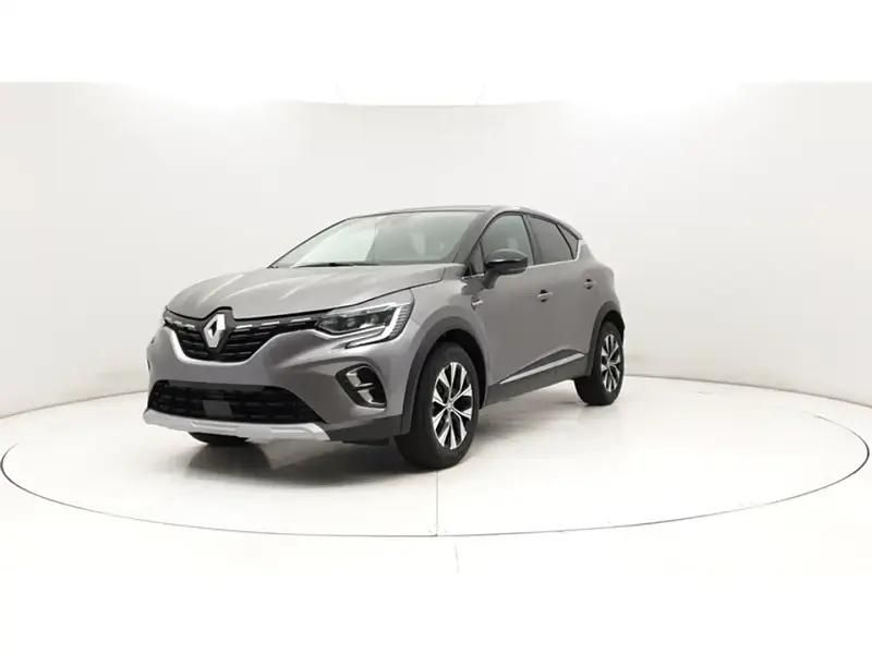 Gris Utilisé 2023 Renault Captur Techno SUV | 28 610 € (Prix cher) - Image 1/4