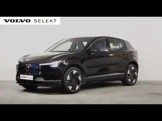 Noir onyx métallisé Occasion 2025 Volvo XC40 Plus SUV | 39 900 € - Image 1/4