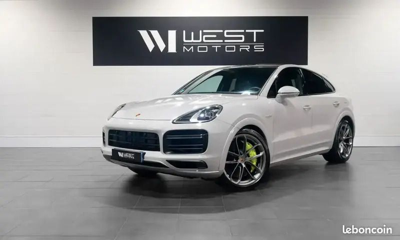Gris Utilisé 2020 Porsche Cayenne Turbo S SUV | 99 900 € - Image 1/4