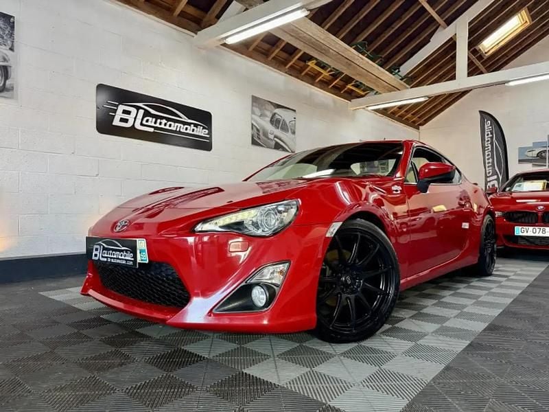 Rouge Utilisé 2013 Toyota GT86 GT Coupé | 26 980 € - Image 1/4
