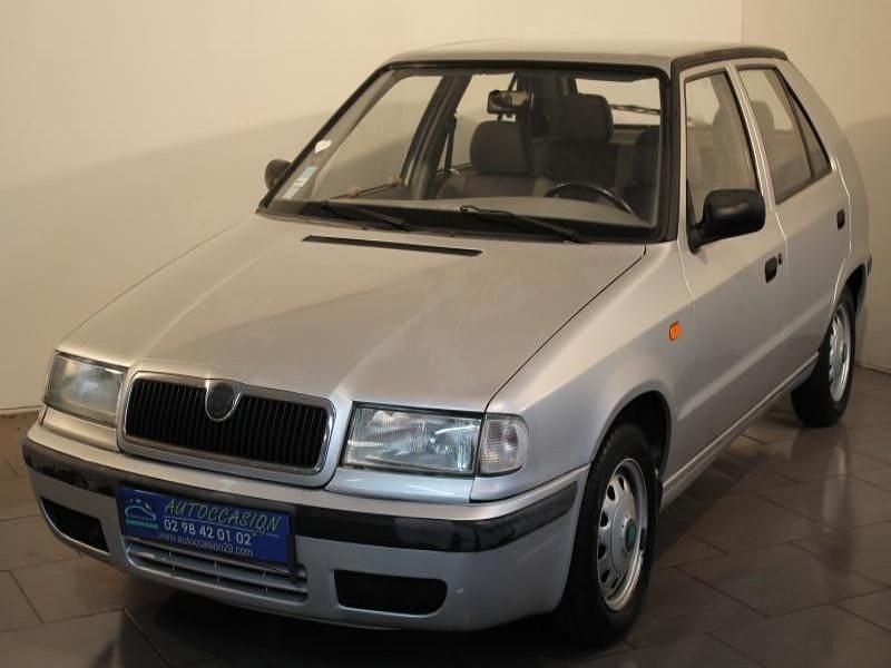 Gris Occasion 1999 Skoda Felicia Berline | 2 490 € - Image 1/1