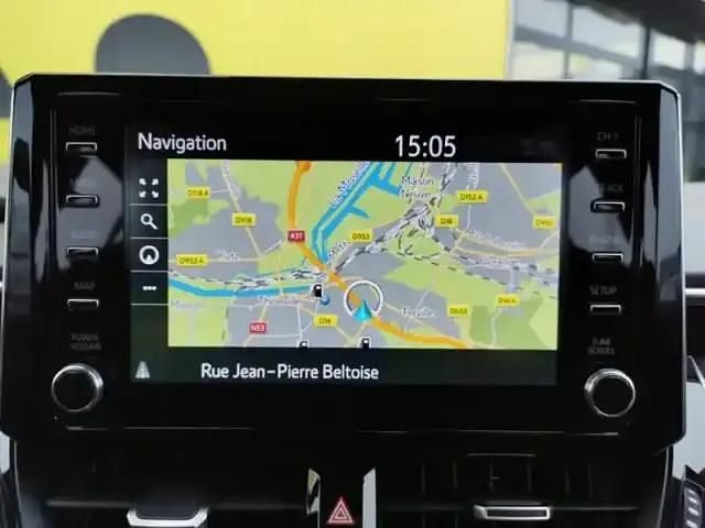 Occasion Toyota Corolla Hybrid Business Edition 122 ch (89 kW) 2021 Silver metallic Berline