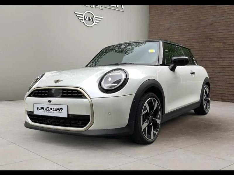 Blanc Utilisé 2024 Mini Cooper Favoured Citadine | 32 740 € (Prix cher) - Image 1/4