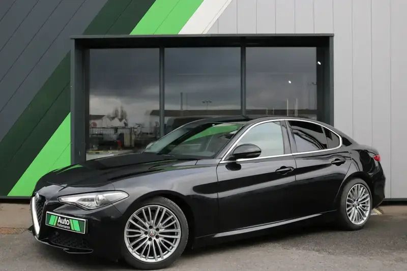 Utilisé 2016 Alfa Romeo Giulia Lusso Berline | 21 900 € (Prix juste) - Image 1/4
