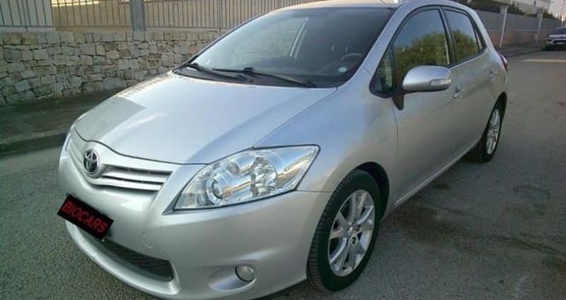 Occasion Toyota Auris Active 91 ch (66 kW) 2011 Argent Berline
